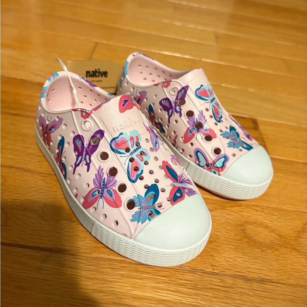 BNWT | Native Jefferson Shoes - Pink Butterfly Print - c7